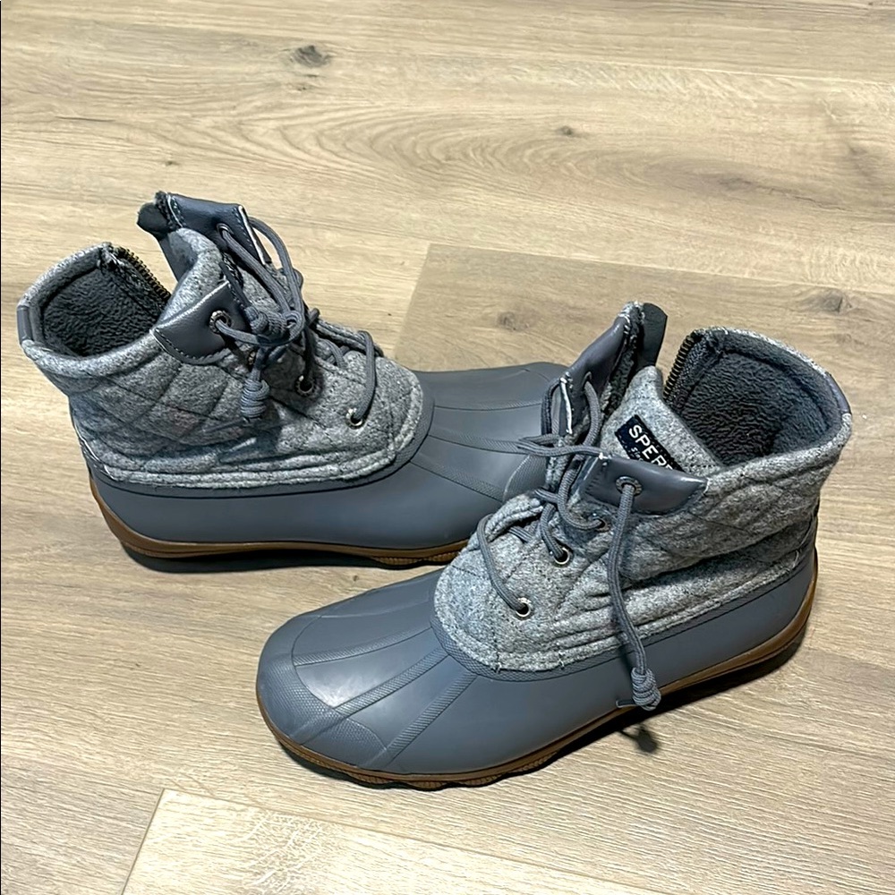 Sperry women’s Gray Duck Boots